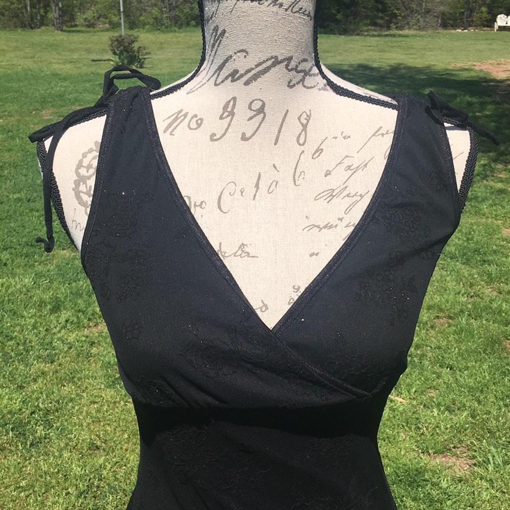 Beautiful black evening or prom dress - Picture 2 of 7